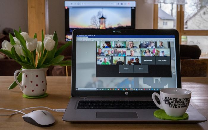 Breakfast Circle Online